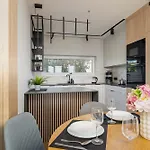 Air Conditioned In With Parking And Desk By Renters