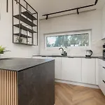 Appartement Air Conditioned In With Parking And Desk By Renters Tychy