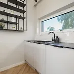 Air Conditioned In With Parking And Desk By Renters Appartement Tychy
