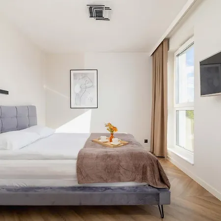 Air Conditioned In With Parking And Desk By Renters * Tychy