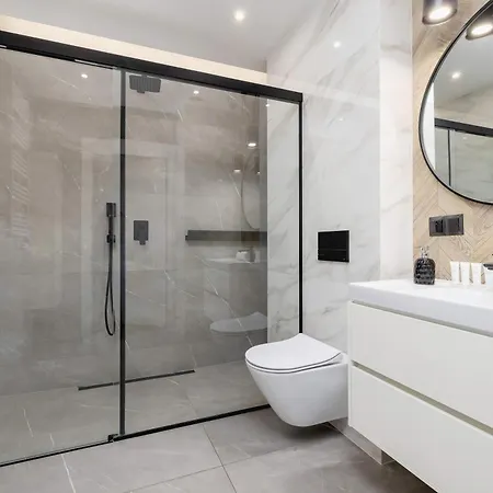 Air Conditioned In With Parking And Desk By Renters 아파트