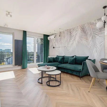 Air Conditioned In With Parking And Desk By Renters