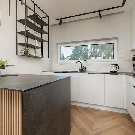 아파트 Air Conditioned In With Parking And Desk By Renters 타이치