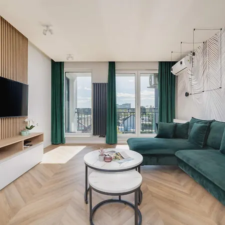 아파트 Air Conditioned In With Parking And Desk By Renters