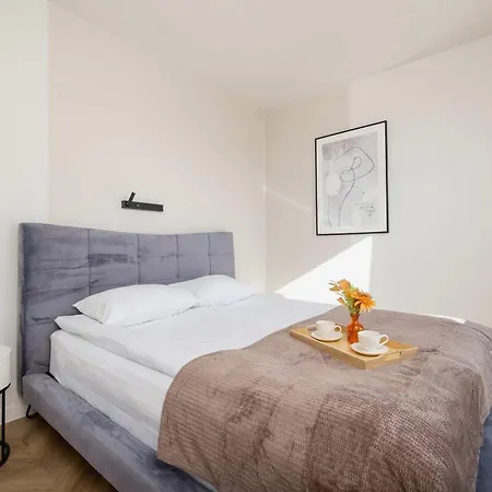 아파트 Air Conditioned In With Parking And Desk By Renters *