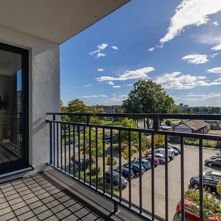 Air Conditioned In With Parking And Desk By Renters 아파트 *