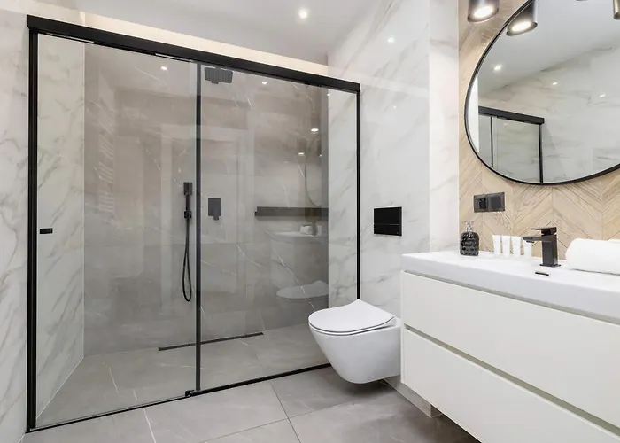 Air Conditioned In With Parking And Desk By Renters דירה