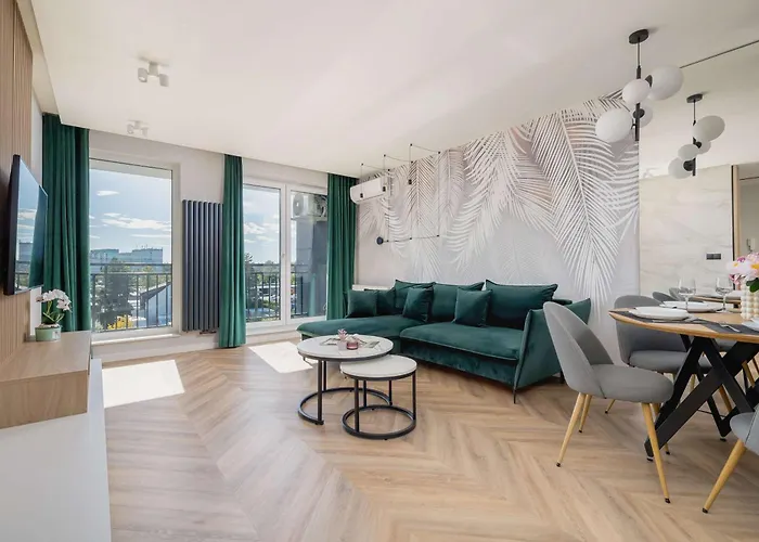 Air Conditioned In With Parking And Desk By Renters