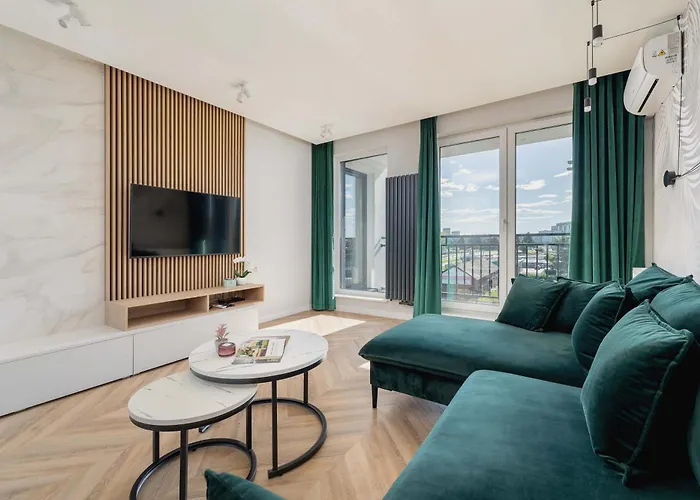 Air Conditioned In With Parking And Desk By Renters דירה טיצ'י