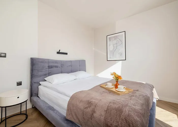 דירה Air Conditioned In With Parking And Desk By Renters *