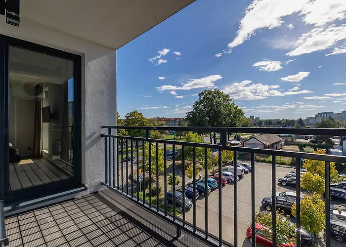 Air Conditioned In With Parking And Desk By Renters דירה *