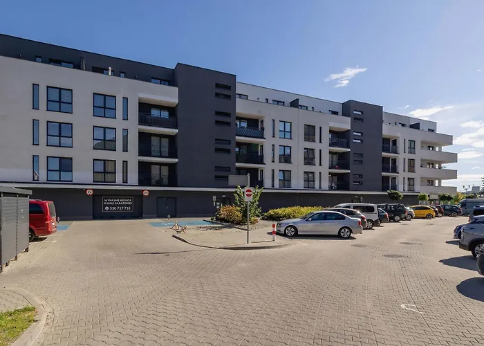 Air Conditioned In With Parking And Desk By Renters